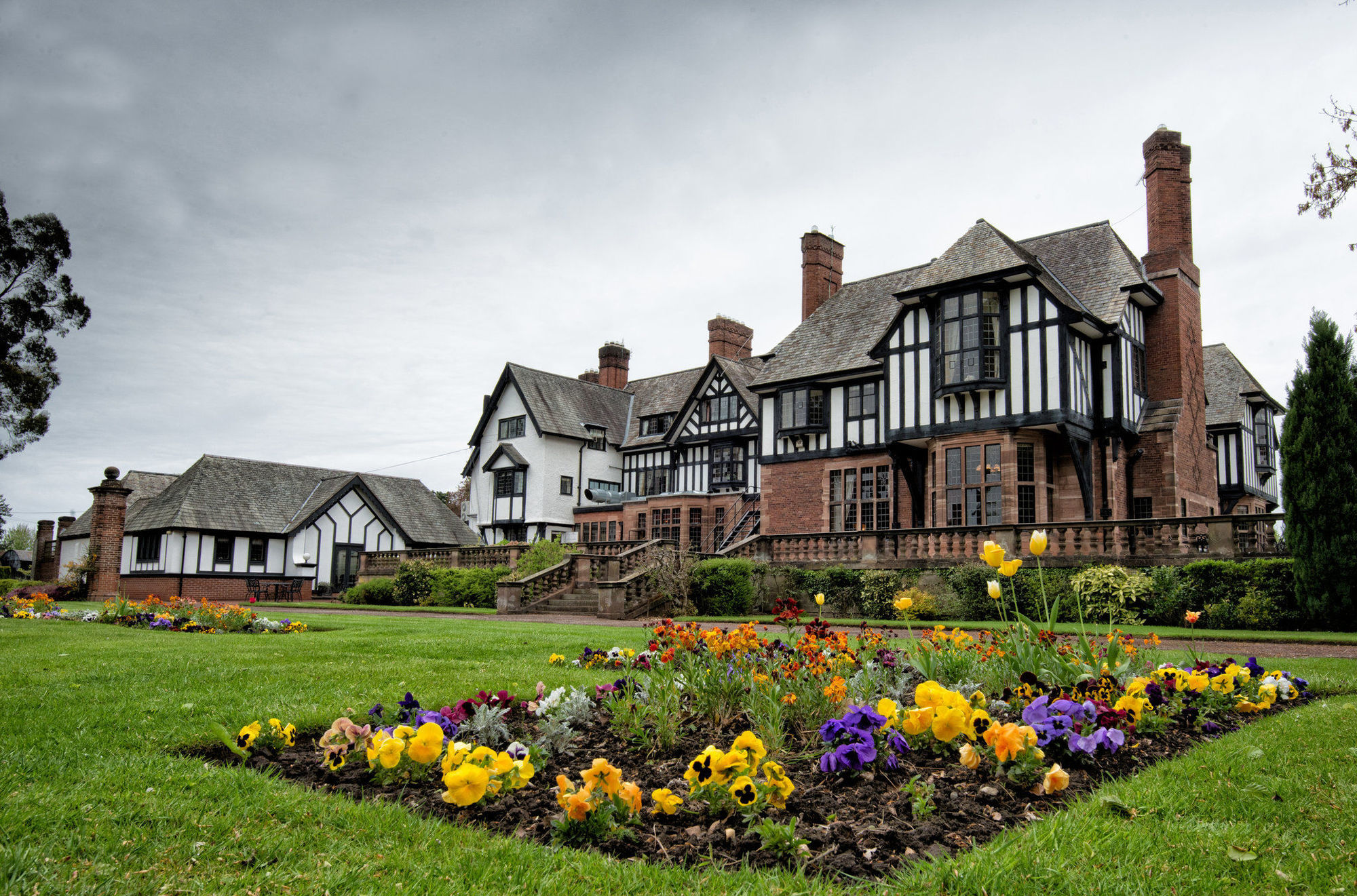 Inglewood Manor Hotel Ledsham  Exterior foto